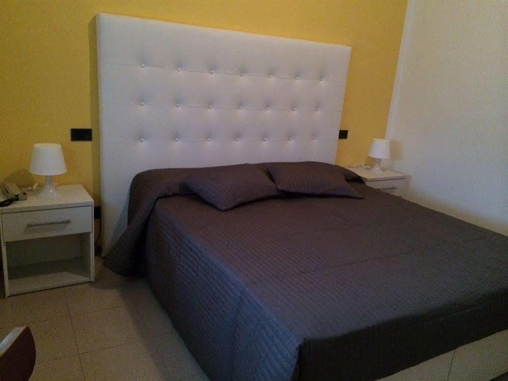 Albergo Al Sole Castelnuovo del Garda Exterior foto